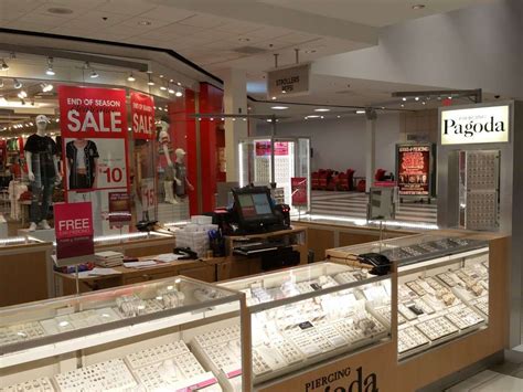 pandora jewelry store willowbrook mall.